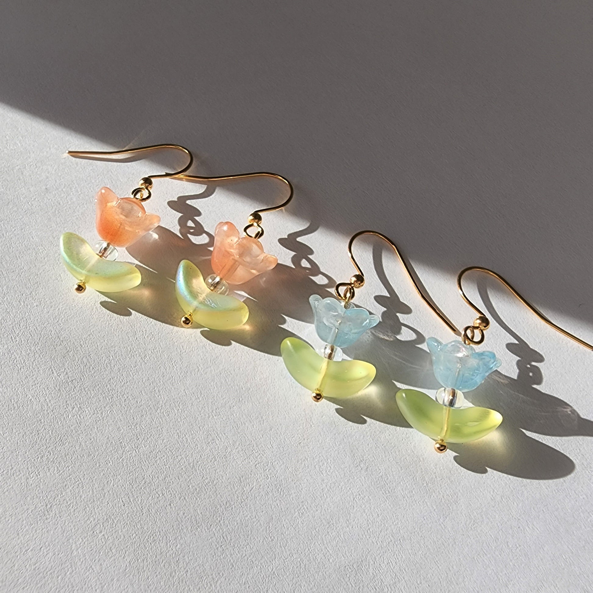 Soft color wildflower dangle earrings, small flower on vintage Czech leaf earrings, floral drop earrings, vintage style flower leaf earrings