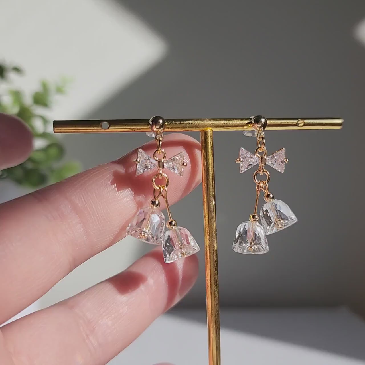 Christmas jingle bell earrings, Cute crystal bell dangle earrings