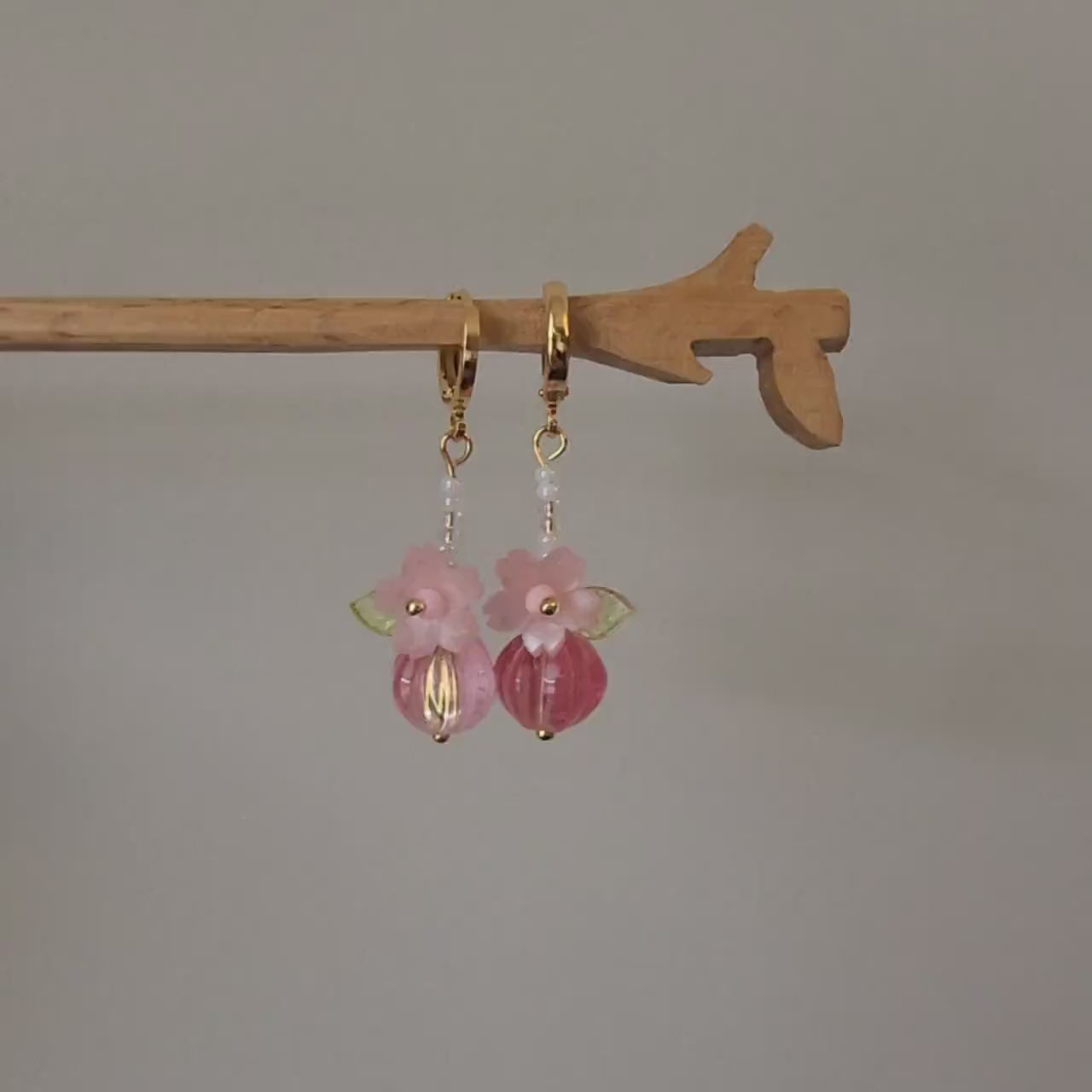 Sakura flower earrings, Sakura dangle earrings, Sakura Japanese flower earrings, floral earrings, gift for her
