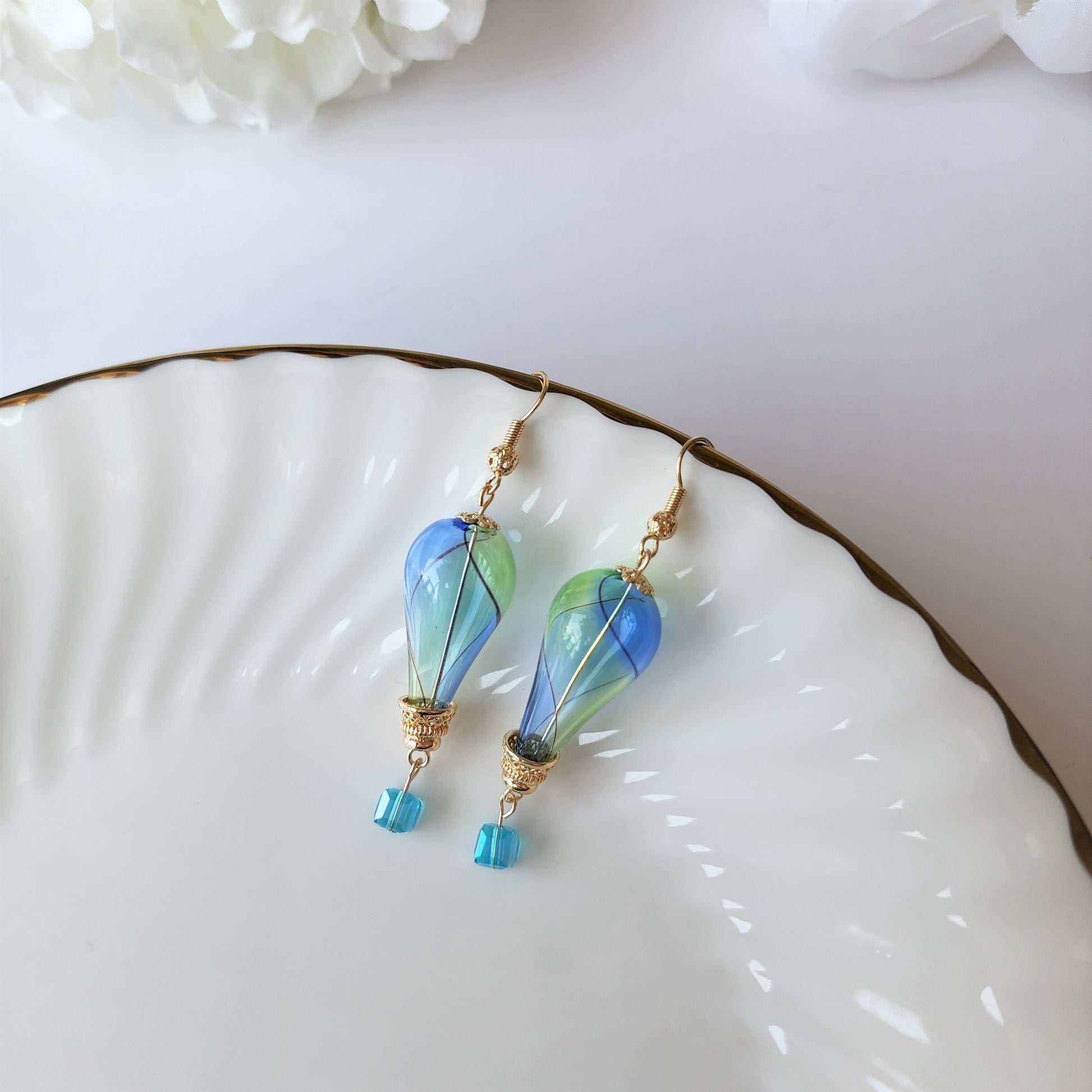 Hot air balloon earrings, glass fly balloon (L size) earrings, colorful glass balloon earrings, drop earrings, gold-plated earring