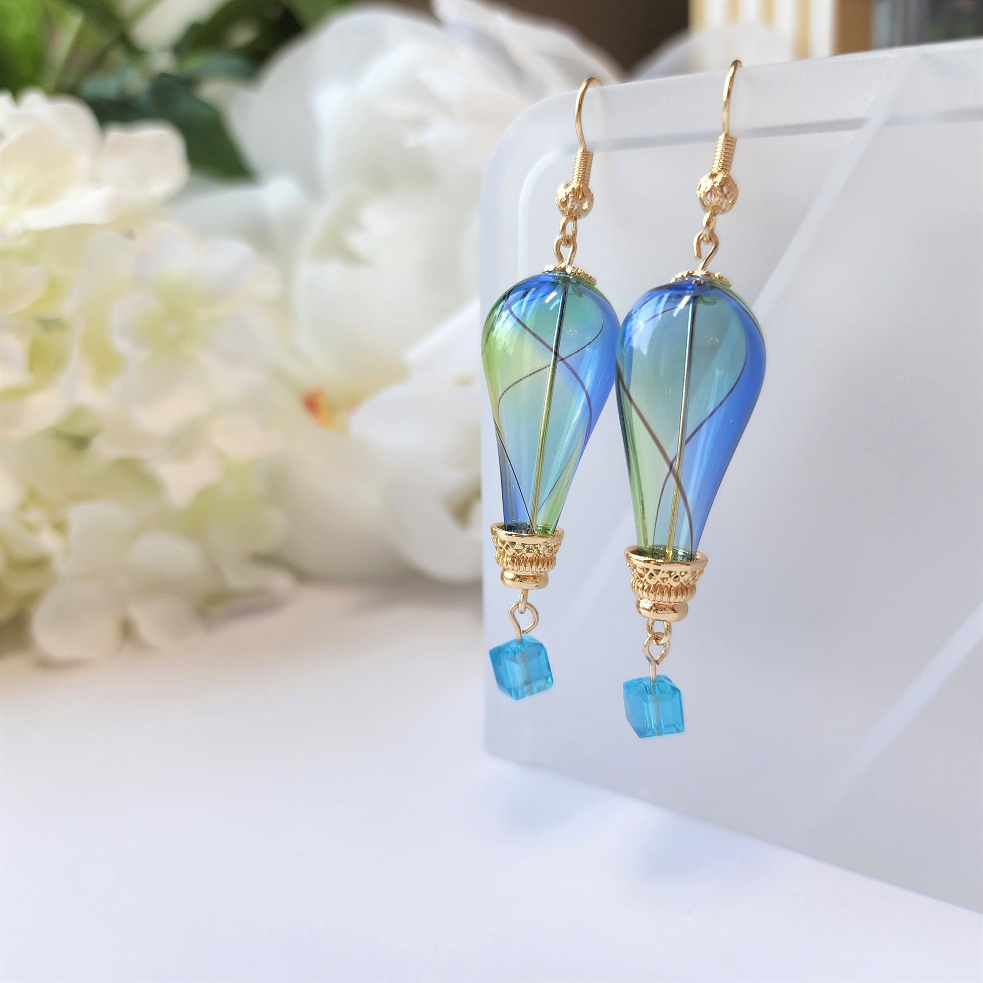 Hot air balloon earrings, glass fly balloon (L size) earrings, colorful glass balloon earrings, drop earrings, gold-plated earring