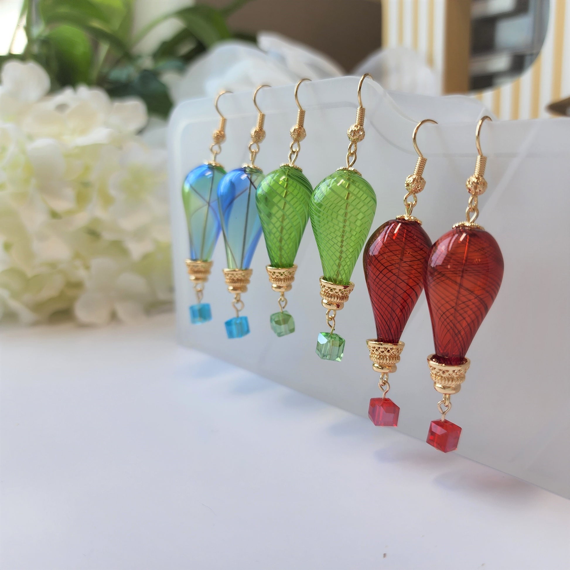 Hot air balloon earrings, glass fly balloon (L size) earrings, colorful glass balloon earrings, drop earrings, gold-plated earring