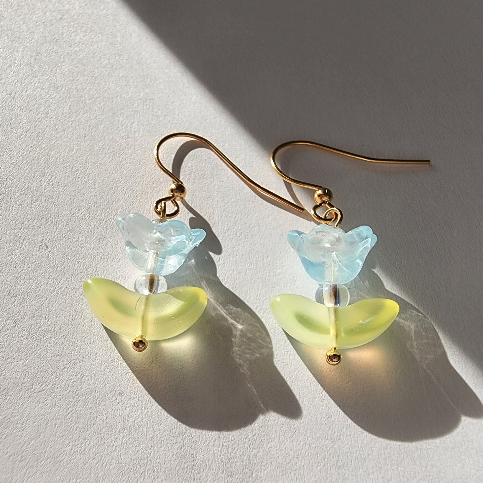 Soft color wildflower dangle earrings, small flower on vintage Czech leaf earrings, floral drop earrings, vintage style flower leaf earrings