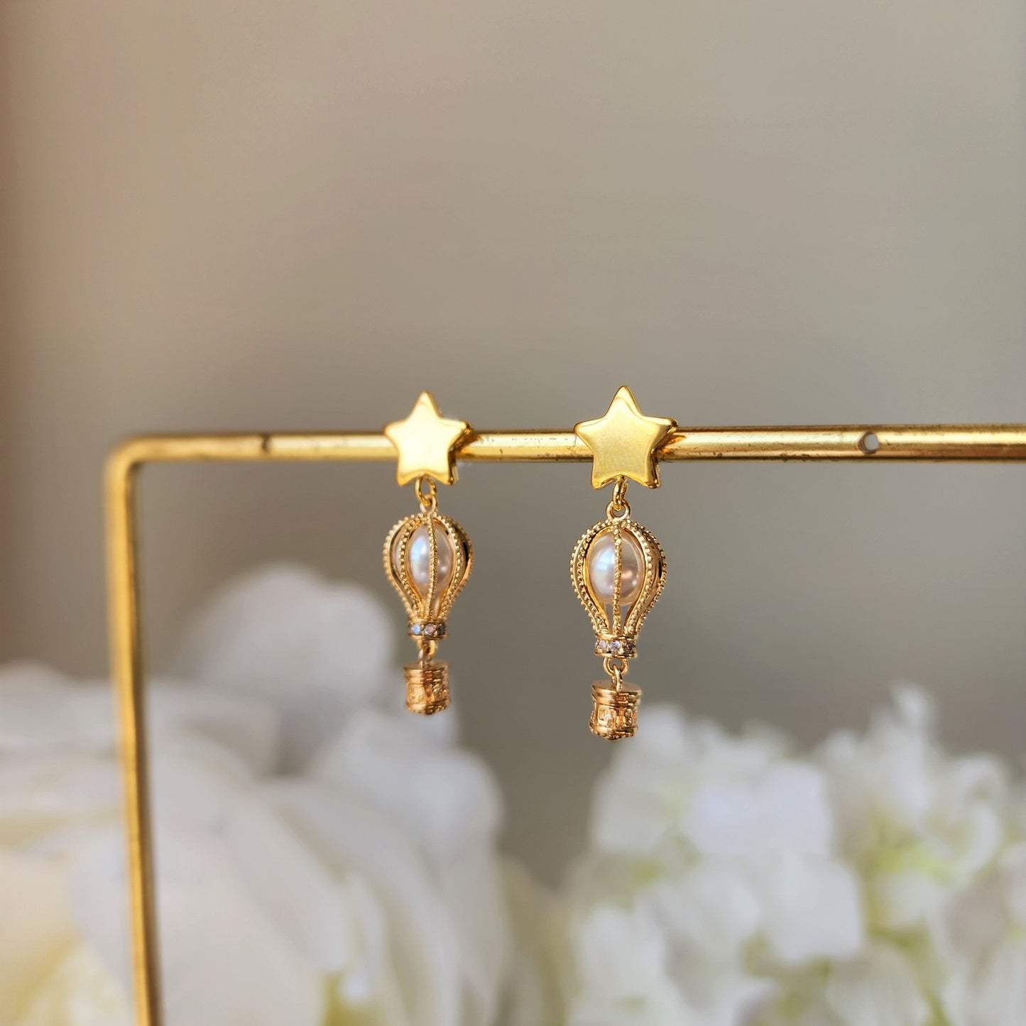 Mini hot air balloon earrings, Flying balloon earrings, Hot air balloon earrings, balloon earrings