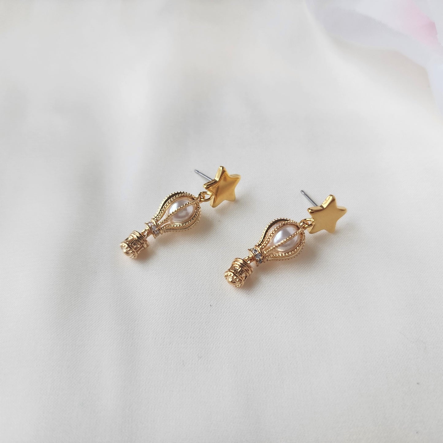 Mini hot air balloon earrings, Flying balloon earrings, Hot air balloon earrings, balloon earrings