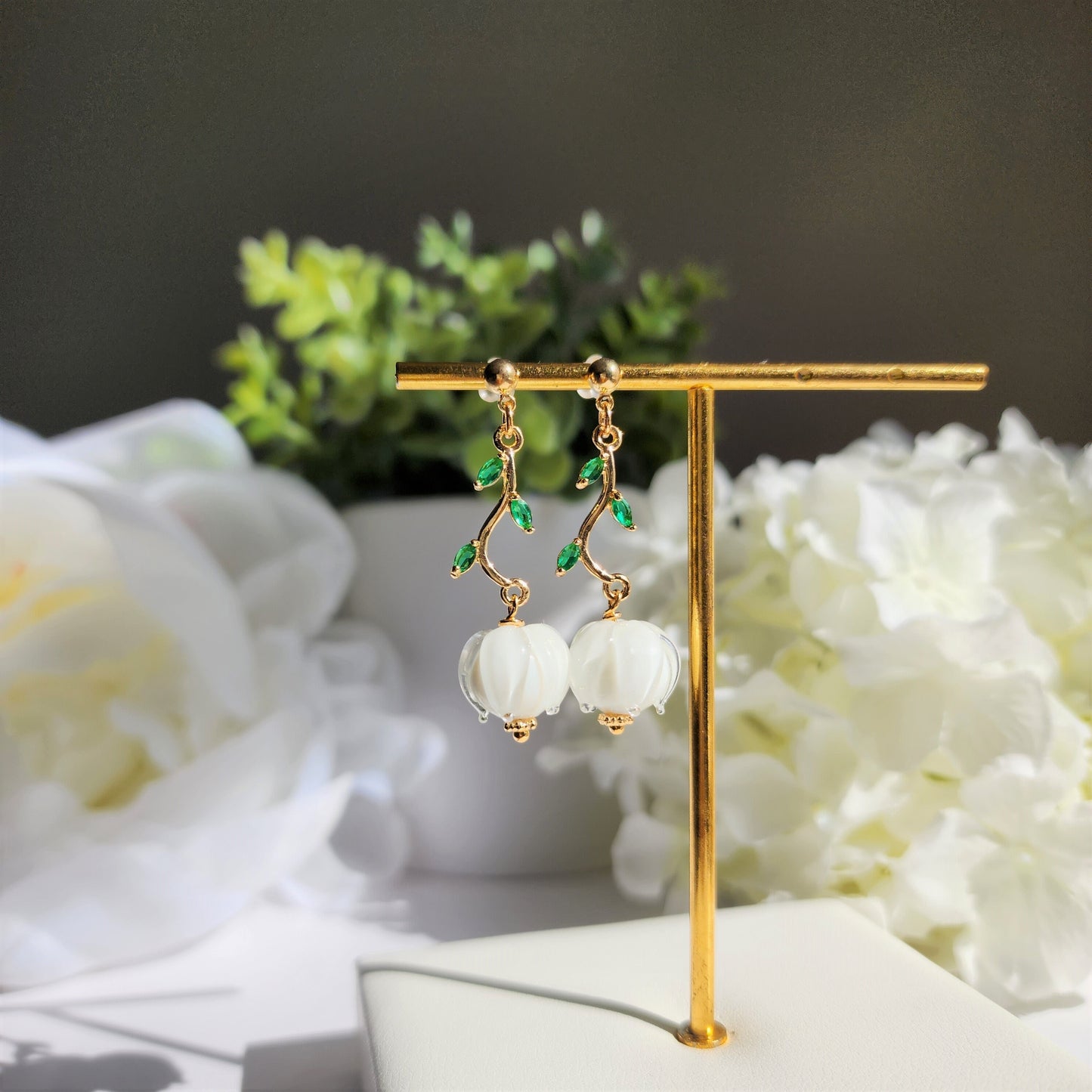 Tulip dangle earrings, glass tulip earrings, glass flower drop earring, gift for her