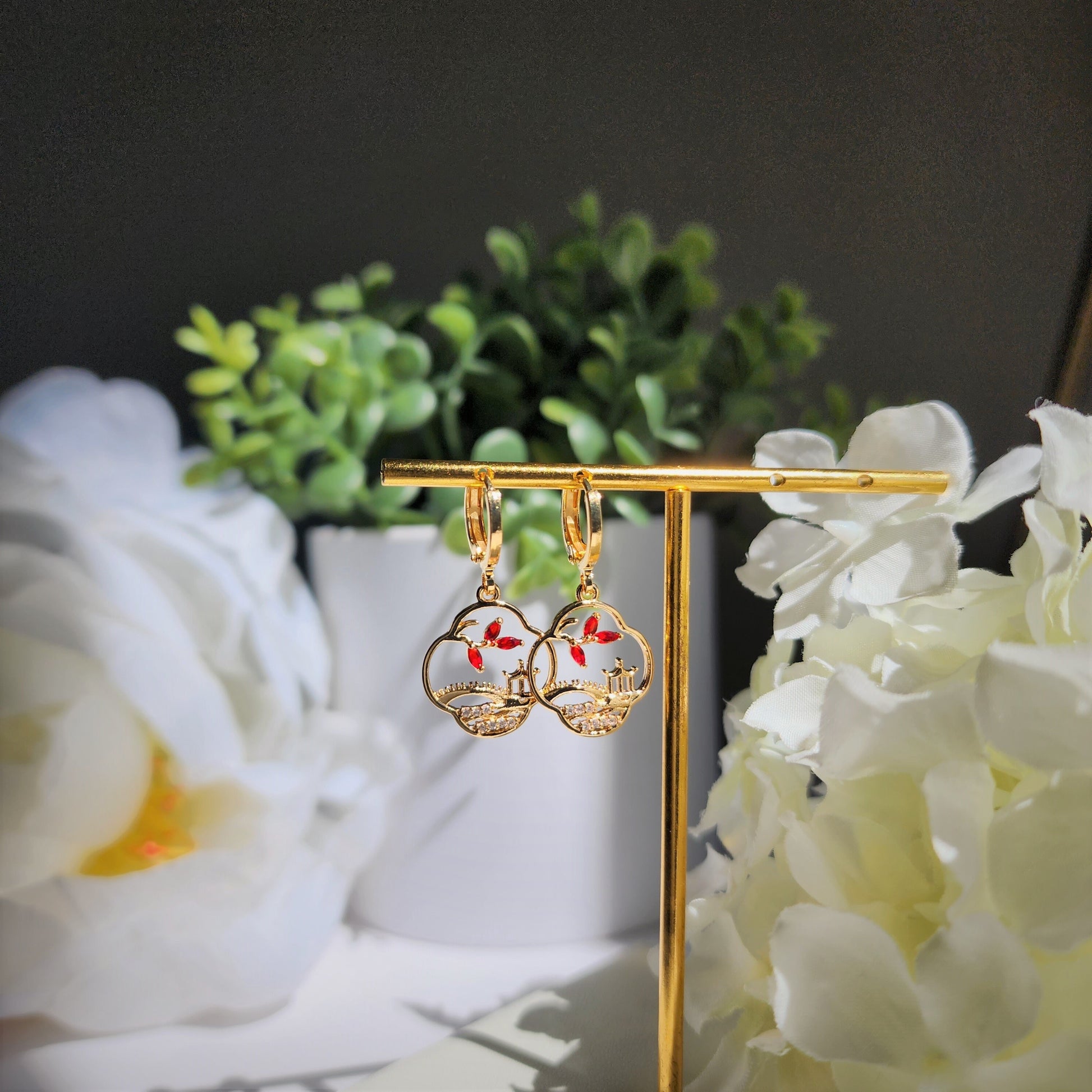 Chinese garden view huggie hoops, Asian ancient landscape dangle earrings, Hoop earrings, gift for her