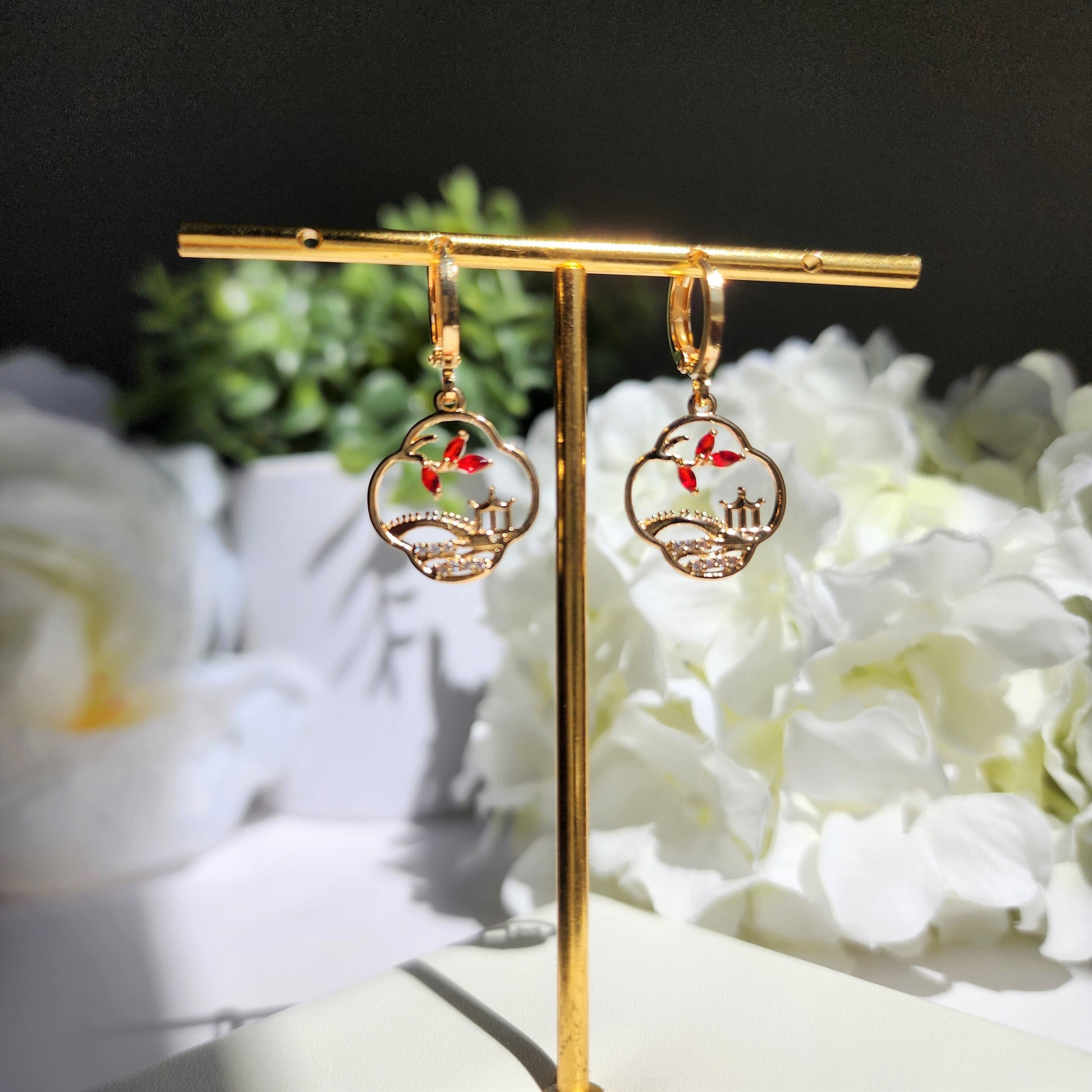 Chinese garden view huggie hoops, Asian ancient landscape dangle earrings, Hoop earrings, gift for her
