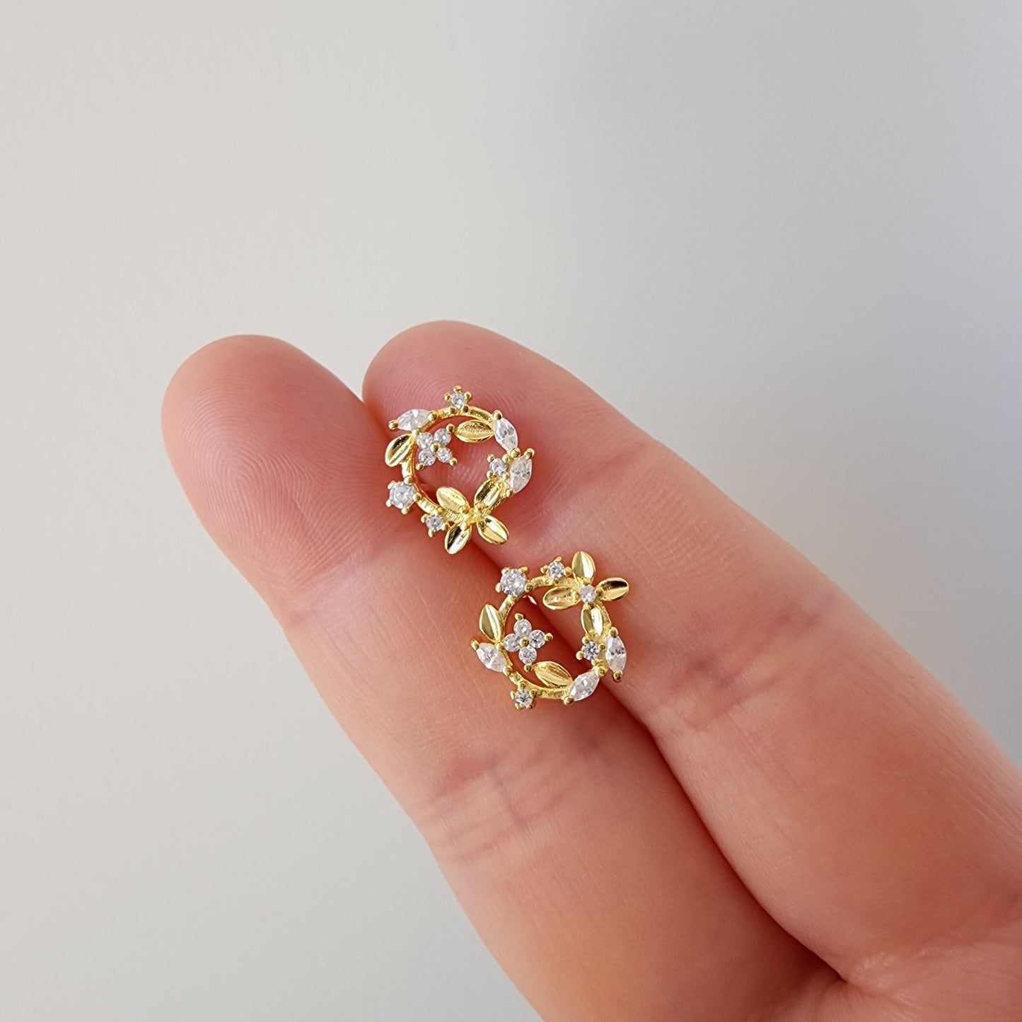 Gold vermeil clover flower earrings, flower stud earrings, 925s silver earrings stud, floral earrings
