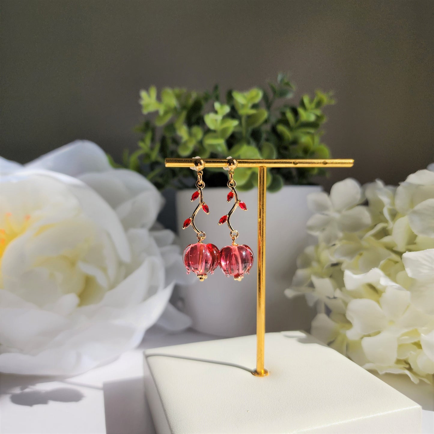 Tulip dangle earrings, glass tulip earrings, glass flower drop earring, gift for her