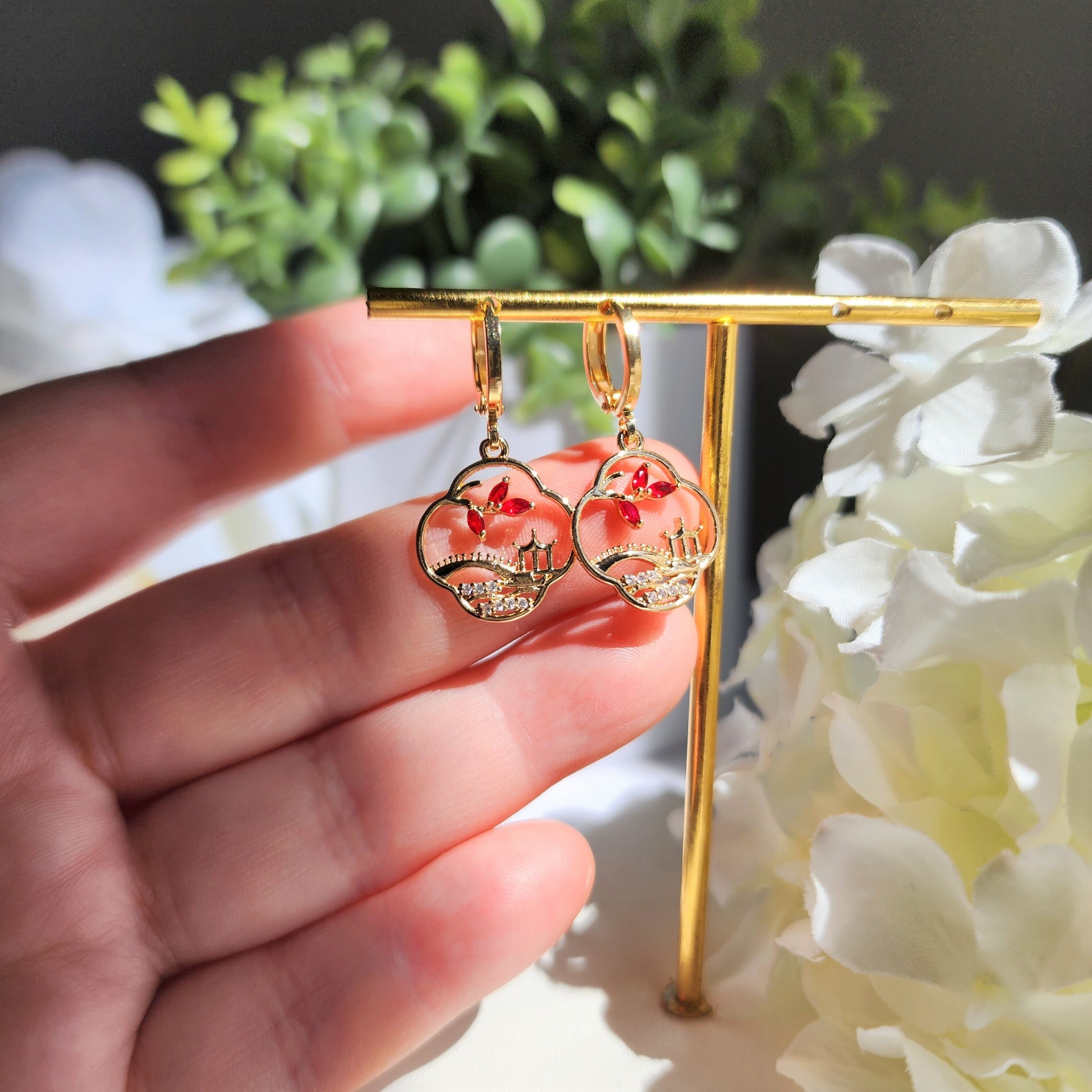 Chinese garden view huggie hoops, Asian ancient landscape dangle earrings, Hoop earrings, gift for her