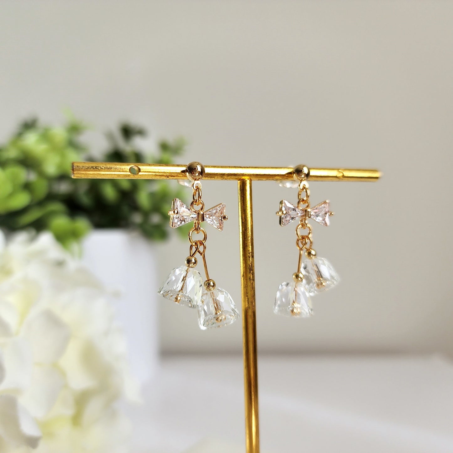 Christmas jingle bell earrings, Cute crystal bell dangle earrings