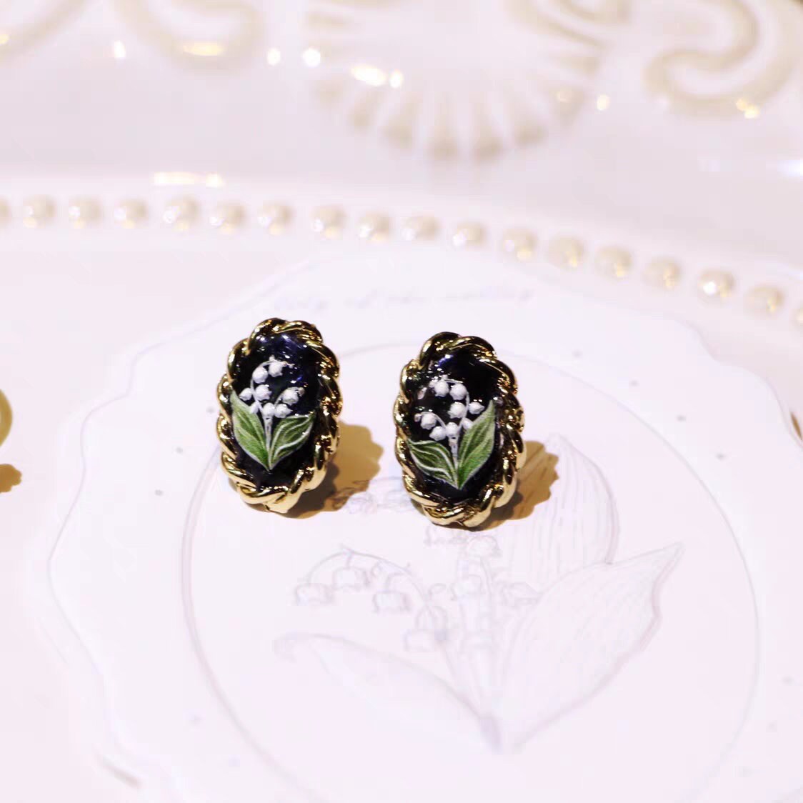 Hand painted lily flower earrings, Hand painted white lily flower rings, Gift for her