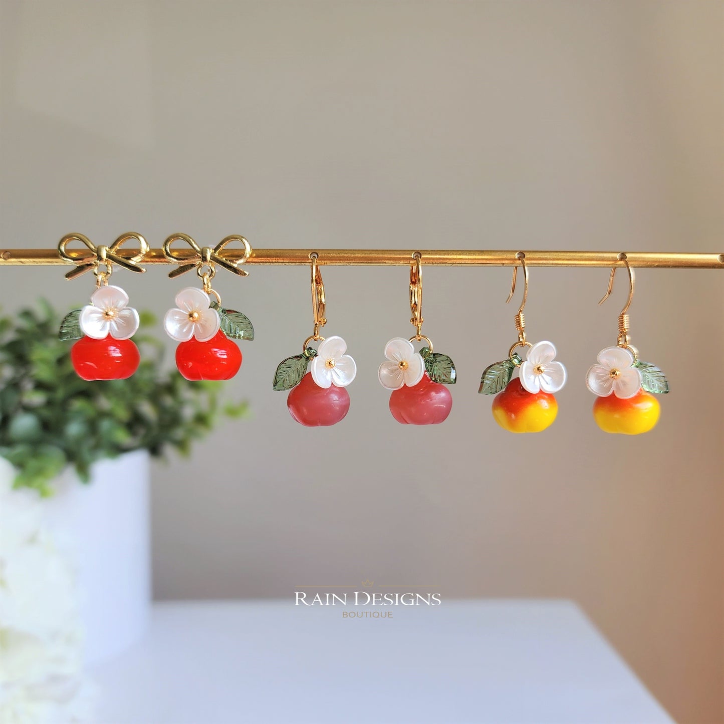 Pendientes de manzana, Pendientes colgantes de manzana de cristal, Pendientes de frutas, Pendientes de comida, Regalo para ella