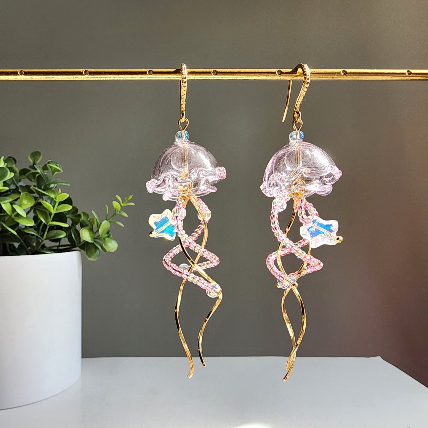 Pendientes de medusas brillantes, pendientes colgantes de gelatina japonesa, pendientes de animales marinos, regalo para ella