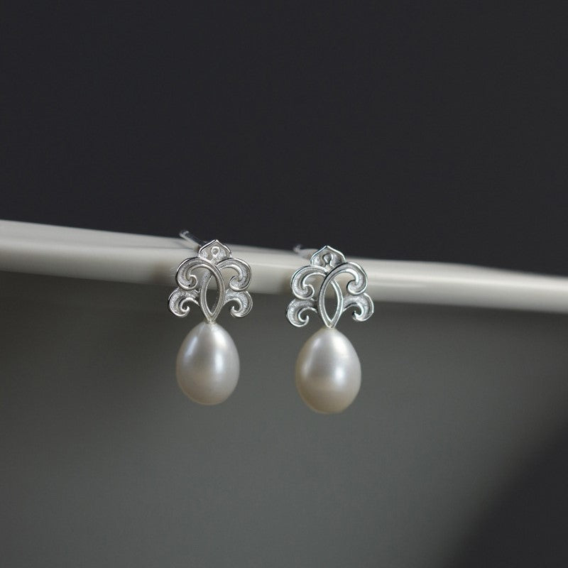 French Spring Pearl Stud Earrings