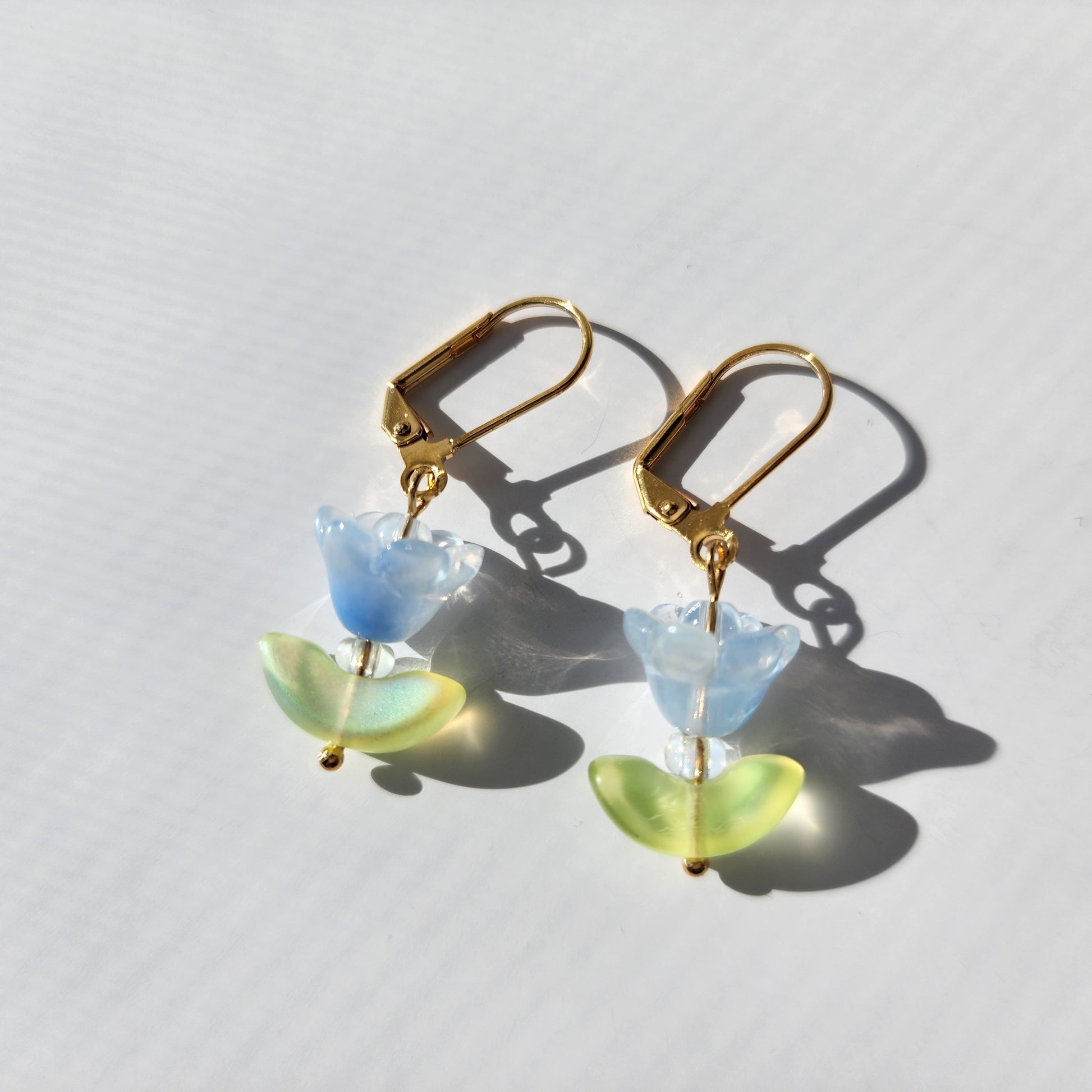 Soft color wildflower dangle earrings, small flower on vintage Czech leaf earrings, floral drop earrings, vintage style flower leaf earrings