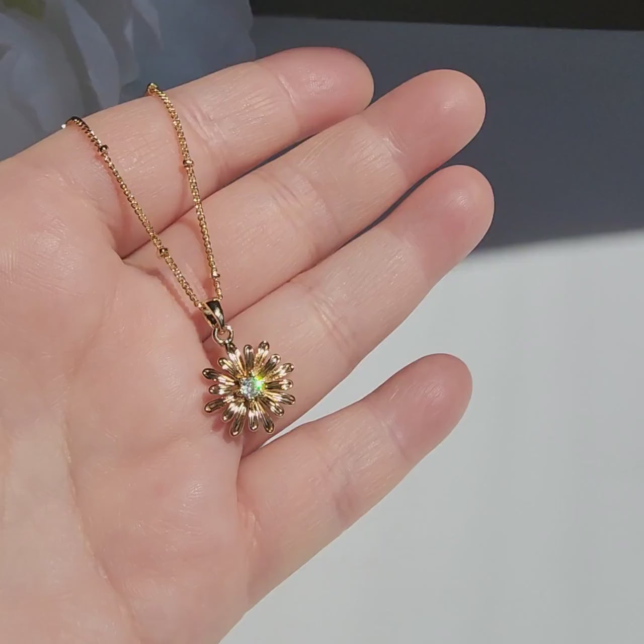 Daisy flower necklace, Floral necklace, gift for her