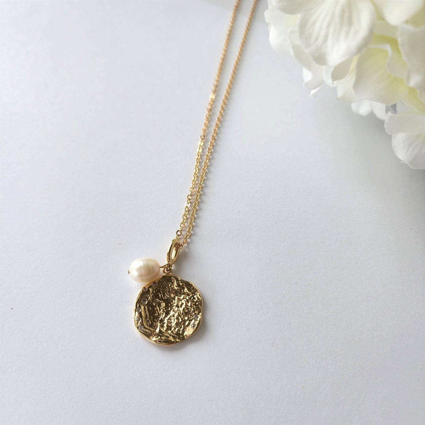 Pearl gold coin necklace, freshwater pearl necklace, gold-plated irregular shell coin necklace, minimalist necklace, simple necklace