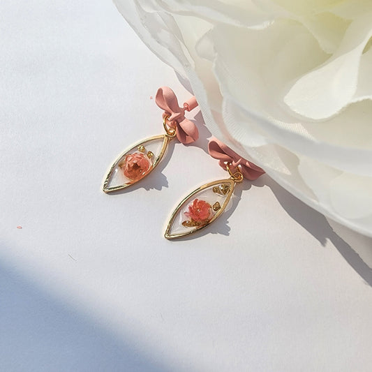 3D Daisy flower earrings, Real flower resin jewelry, flower dangle earrings, gift for her