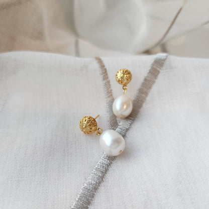 Laura flower simple pearl earrings, pearl drop earrings, 14k gold plated stud earrings, gift for her