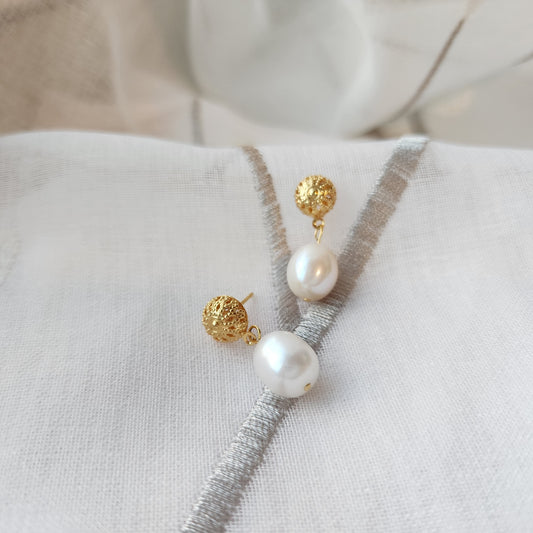 Laura flower simple pearl earrings, pearl drop earrings, 14k gold plated stud earrings, gift for her