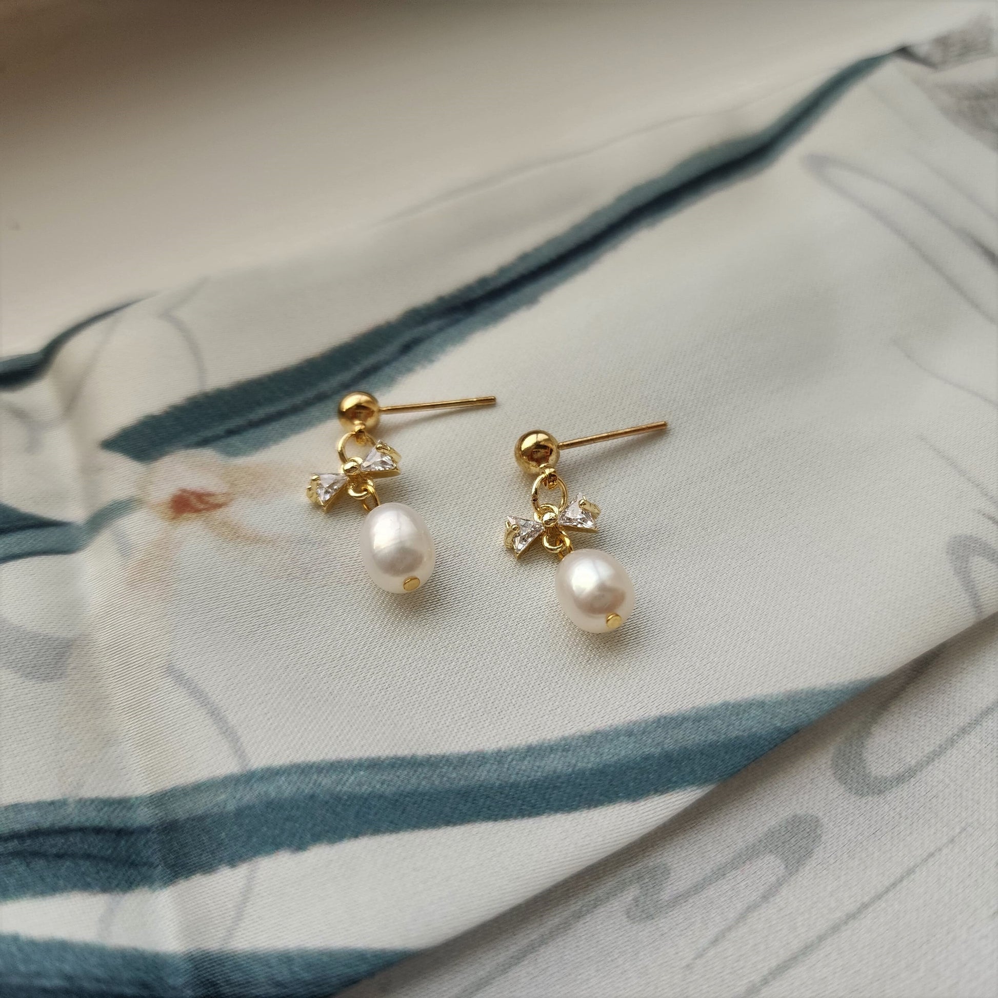 Pearl drop earrings, cute pearl dangle earrings, mini bow pearl earrings, gold earrings, gift for her