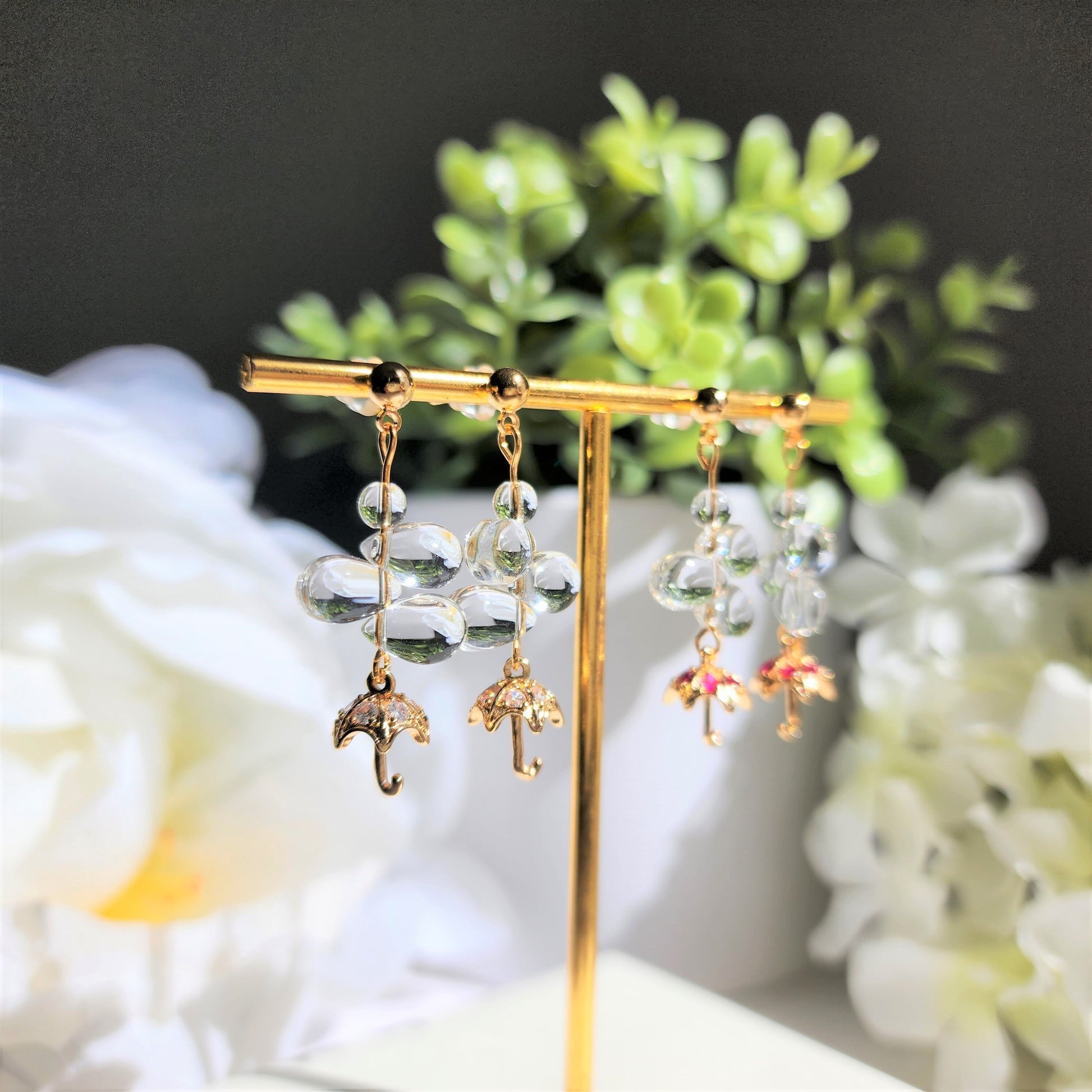 umbrella and rain drops earring, raining day earring, umbrella dangle earring, pretty rain earring, kawaii earring