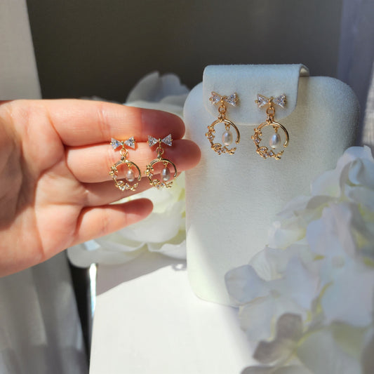 Flower vine pearl earrings, pearl dangle earrings, Gift for her/GF/Mom